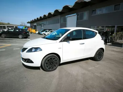 Usata Lancia Ypsilon S 69 CV (50 kW) 2022 Bianco Utilitaria