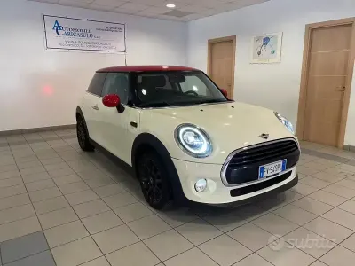 Usata Mini Cooper D 116 CV (85 kW) 2019 Bianco panna metallizzato Utilitaria
