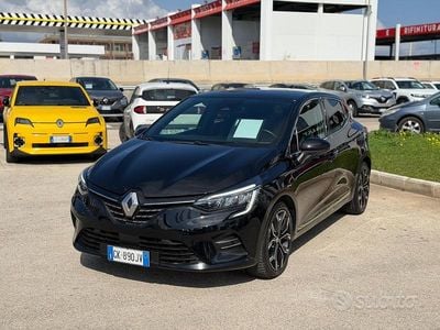 Usata Renault Clio V Techno 100 CV (73 kW) 2022 Nero Berlina