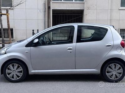 Second-hand Toyota Aygo 68 CP (50 kW) 2008 Gri Hatchback