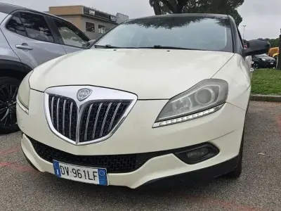 Usata Lancia Delta 120 CV (88 kW) 2009 Bianco Utilitaria