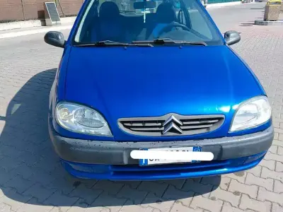 Usata Citroën Saxo 60 CV (44 kW) 2002 Bluazzurro Utilitaria
