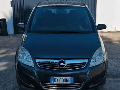 Usata Opel Zafira Cosmo 110 CV (80 kW) 2009 Grigio Monovolume