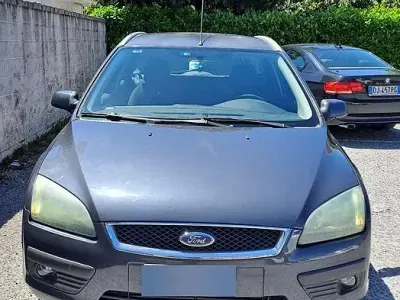 Usata Ford Focus 116 CV (85 kW) 2006 Grigio Station wagon