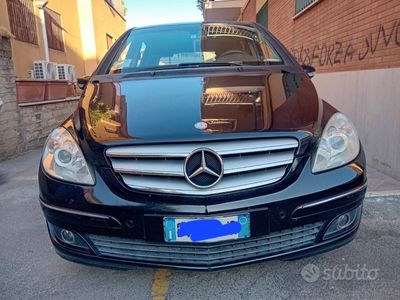 Mercedes B180