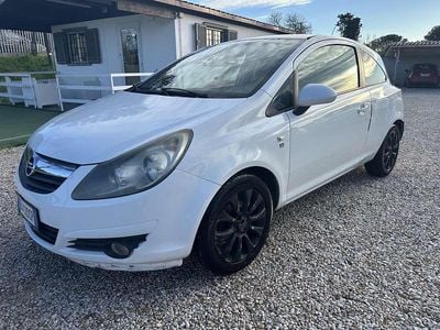 Usata Opel Corsa Edition 95 CV (69 kW) 2011 Bianco Utilitaria