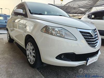 Usata Lancia Ypsilon Gold 69 CV (50 kW) 2016 Bianco Utilitaria