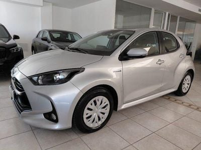 Usata Toyota Yaris Hybrid Business Edition 92 CV (67 kW) 2020 Grigio Berlina