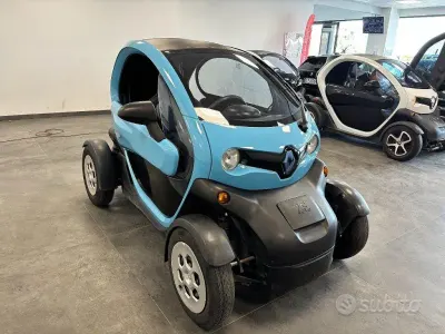 Usata Renault Twizy Intens 12 kW (17 CV) 2015 Blu Utilitaria