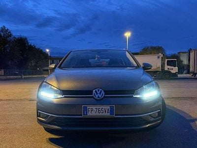 Używany VW Golf VII Business 110 KM (80 kW) 2018 Szary Sedan/Limuzyna