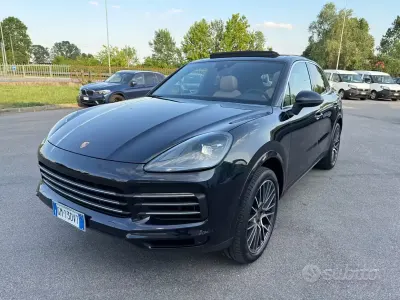 Usata Porsche Cayenne 340 CV (250 kW) 2023 Blu/azzurro SUV