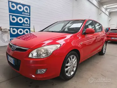 Usata Hyundai i30 Dynamiq 115 CV (84 kW) 2010 Rosso Berlina