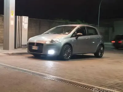 Usata Fiat Grande Punto 90 CV (66 kW) 2009 Grigio Utilitaria