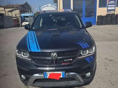 Usata Fiat Freemont Cross 170 CV (125 kW) 2014 Nero SUV