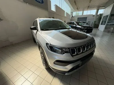 Usata Jeep Compass Limited 131 CV (96 kW) 2022 Argento SUV
