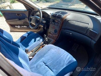 Begagnad Lancia Kappa 124 HK (91 kW) 1998 Grå Sedan