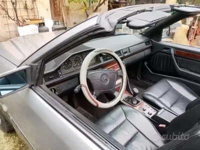Usata Mercedes E200 136 CV (100 kW) 1993 Cabrio