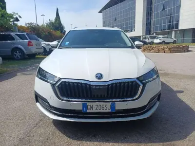 Usata Skoda Octavia Style 150 CV (110 kW) 2023 Bianco Station wagon