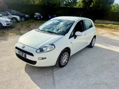 Usata Fiat Grande Punto Street 75 CV (55 kW) 2014 Bianco Utilitaria