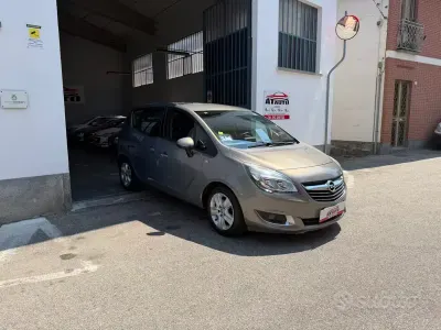 Usata Opel Meriva 120 CV (88 kW) 2015 Grigio Monovolume