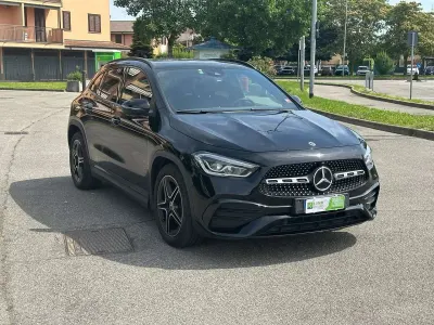 Usata Mercedes GLA200 Premium 150 CV (110 kW) 2023 Nero SUV