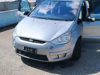 Usata Ford S-MAX Titanium 2008 Grigio Monovolume