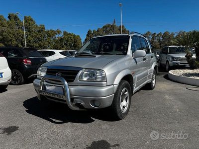 Usata Suzuki Grand Vitara 109 CV (80 kW) 2001 Grigio SUV