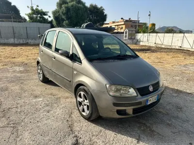 Usata Fiat Idea 69 CV (50 kW) 2008 Oro Monovolume