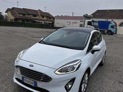 Gebraucht Ford Fiesta 95 PS (69 kW) 2018 Weiß Kleinwagen