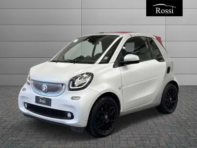 Usata Smart ForTwo Cabrio Passion 90 CV (66 kW) 2017 Bianco metallizzato Cabrio