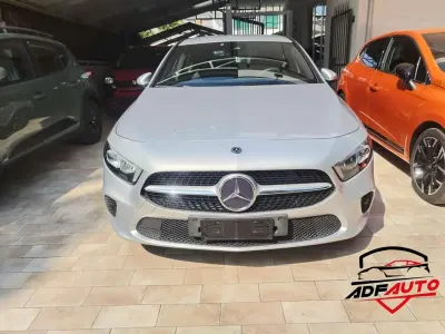 Usata Mercedes A180 Business 116 CV (85 kW) 2019 Argento Berlina