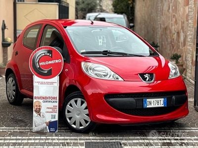 Usata Peugeot 107 68 CV (50 kW) 2008 Rosso Utilitaria