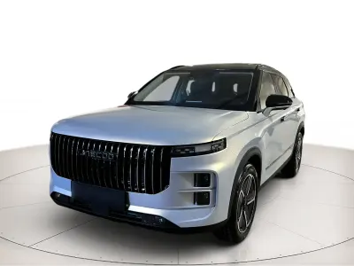 Usata Jaecoo 7 147 CV (108 kW) 2025 Moonlight silver & carbon crystal black roof SUV