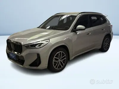 Käytetty BMW X1 M Sport 136 HP (100 kW) 2023 Hopea Katumaasturi