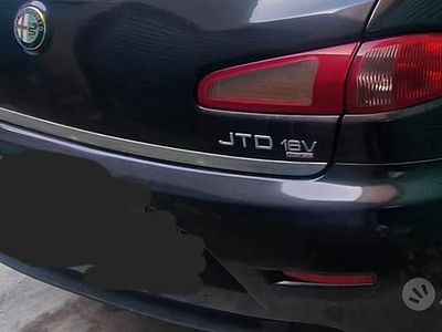 Usata Alfa Romeo 147 180 CV (132 kW) 2005 Nero Utilitaria