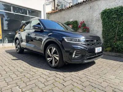 Usata VW T-Roc R-line 150 CV (110 kW) 2024 Nero SUV
