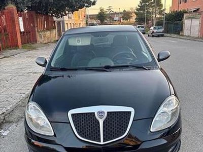 Usata Lancia Ypsilon 90 CV (66 kW) 2006 Nero Utilitaria