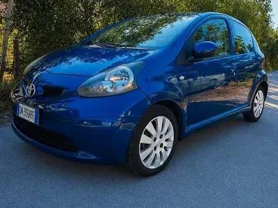 Usata Toyota Aygo 68 CV (50 kW) 2008 Bluazzurro Utilitaria