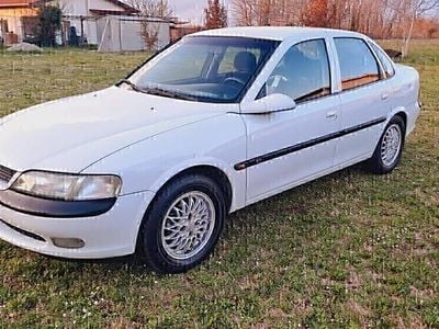 Occasion Opel Vectra 116 PK (85 kW) 1996 Wit Sedan