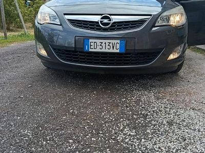 Usata Opel Astra 131 CV (96 kW) 2010 Grigio Station wagon
