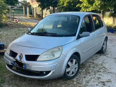 Usata Renault Scénic II 106 CV (77 kW) 2006 Grigio Monovolume