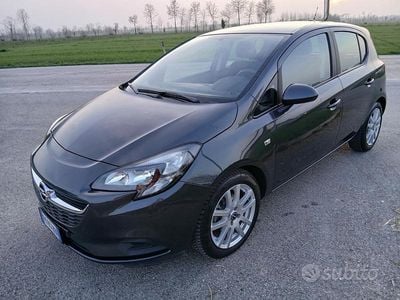 Usata Opel Corsa 90 CV (66 kW) 2017 Grigio Utilitaria