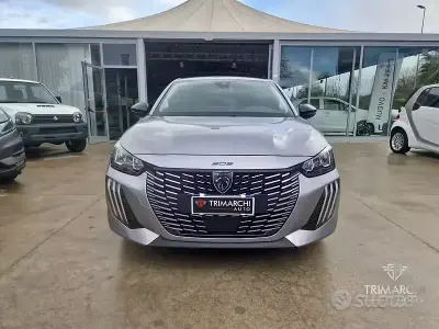 Usata Peugeot 208 Allure 101 CV (74 kW) 2025 Grigio Utilitaria