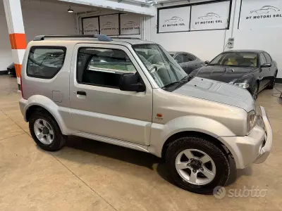 Usata Suzuki Jimny 86 CV (63 kW) 2005 Grigio SUV