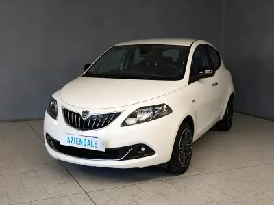 Usata Lancia Ypsilon Gold 70 CV (51 kW) 2023 Bianco Utilitaria