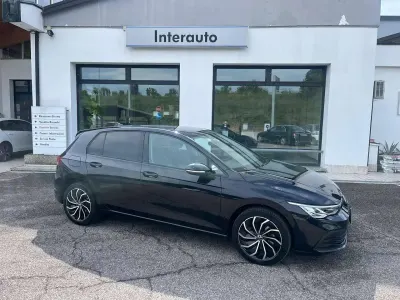 Gebraucht VW Golf VIII Life 110 PS (80 kW) 2022 Schwarz Limousine