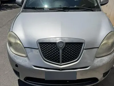 Usata Lancia Ypsilon 90 CV (66 kW) 2010 Grigio Utilitaria