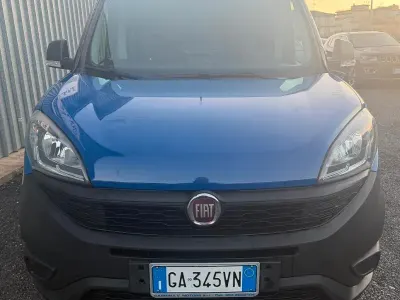Usata Fiat Doblò 105 CV (77 kW) 2020 Blu