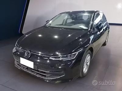 Usata VW Golf VIII Life 116 CV (85 kW) 2025 Nero Berlina