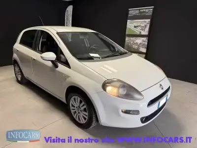 Usata Fiat Punto 75 CV (55 kW) 2014 Bianco pastello Utilitaria